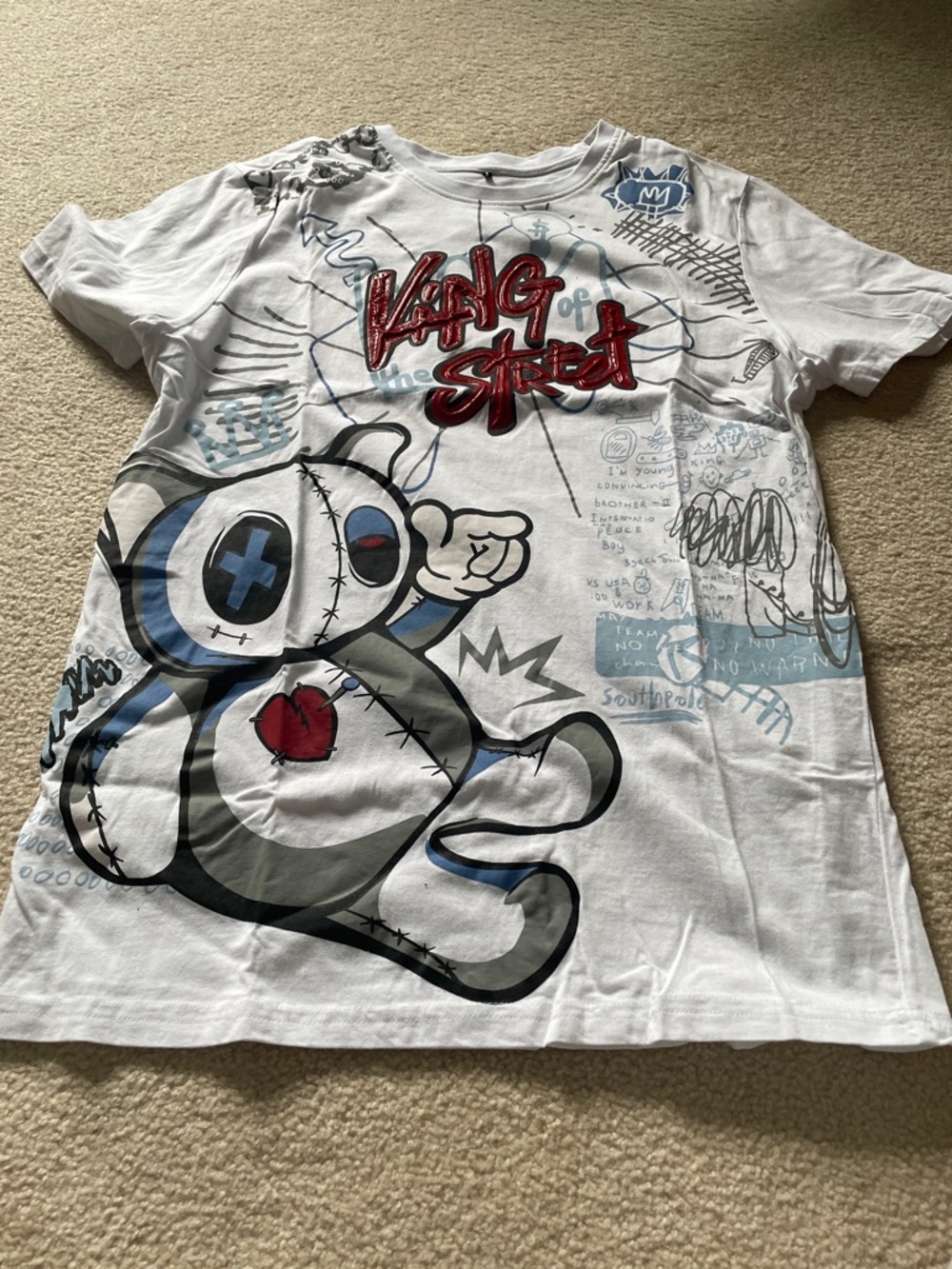 White Short-Sleeve Graphic Tee with Red 'King of Street' Logo